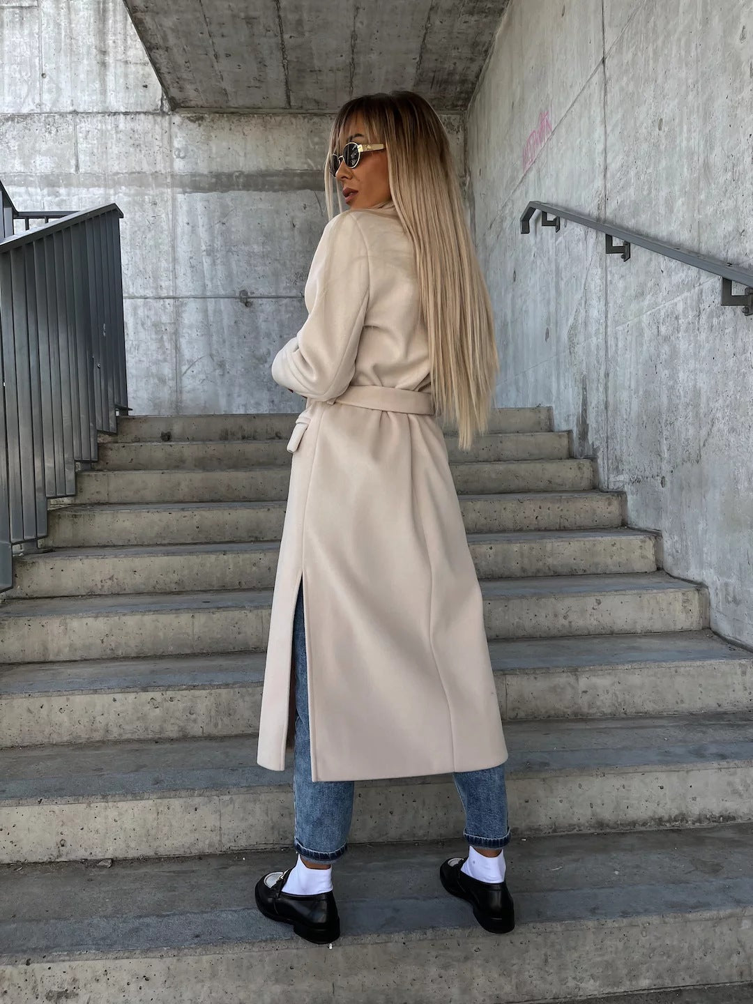 Damen Wintermantel mit Gürtel – Doppelreiher & Revers