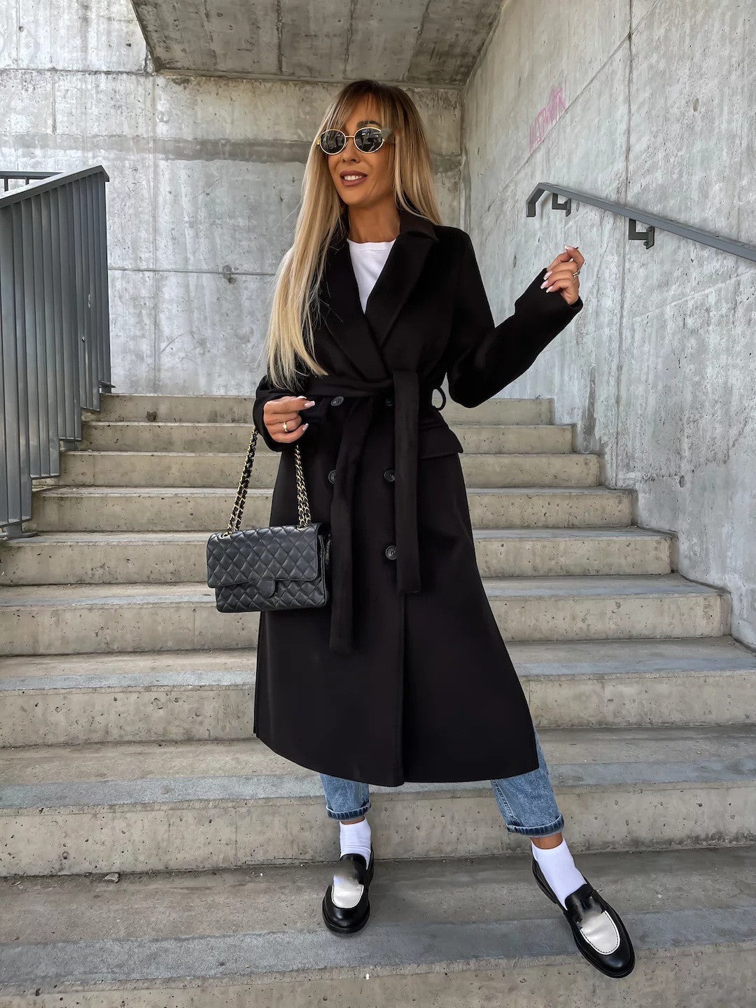 Damen Wintermantel mit Gürtel – Doppelreiher & Revers