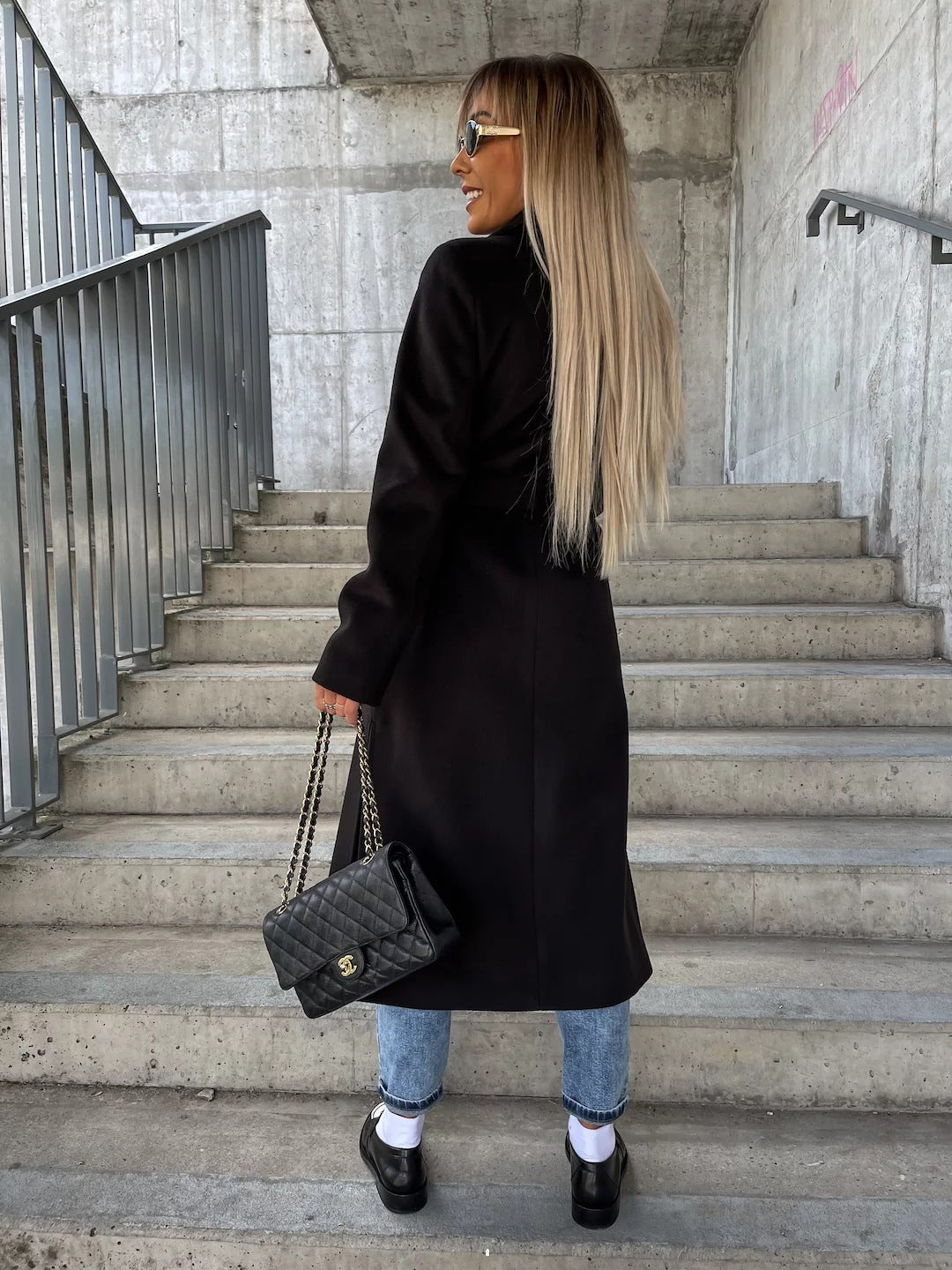 Damen Wintermantel mit Gürtel – Doppelreiher & Revers